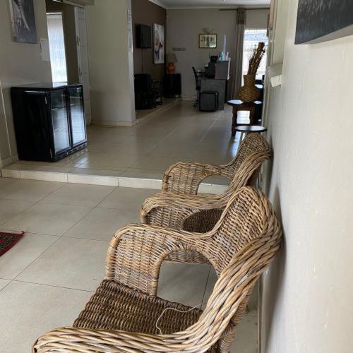 African Kingdom Guest House 博克斯堡 外观 照片