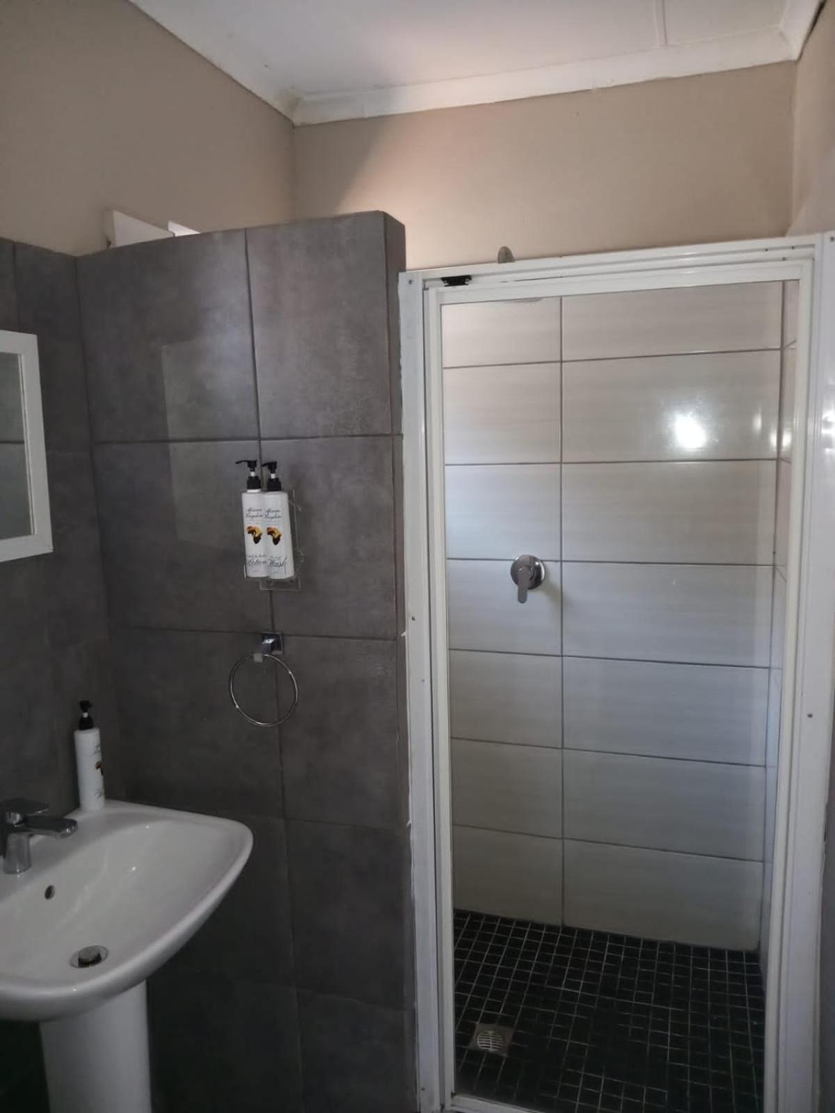 African Kingdom Guest House 博克斯堡 外观 照片