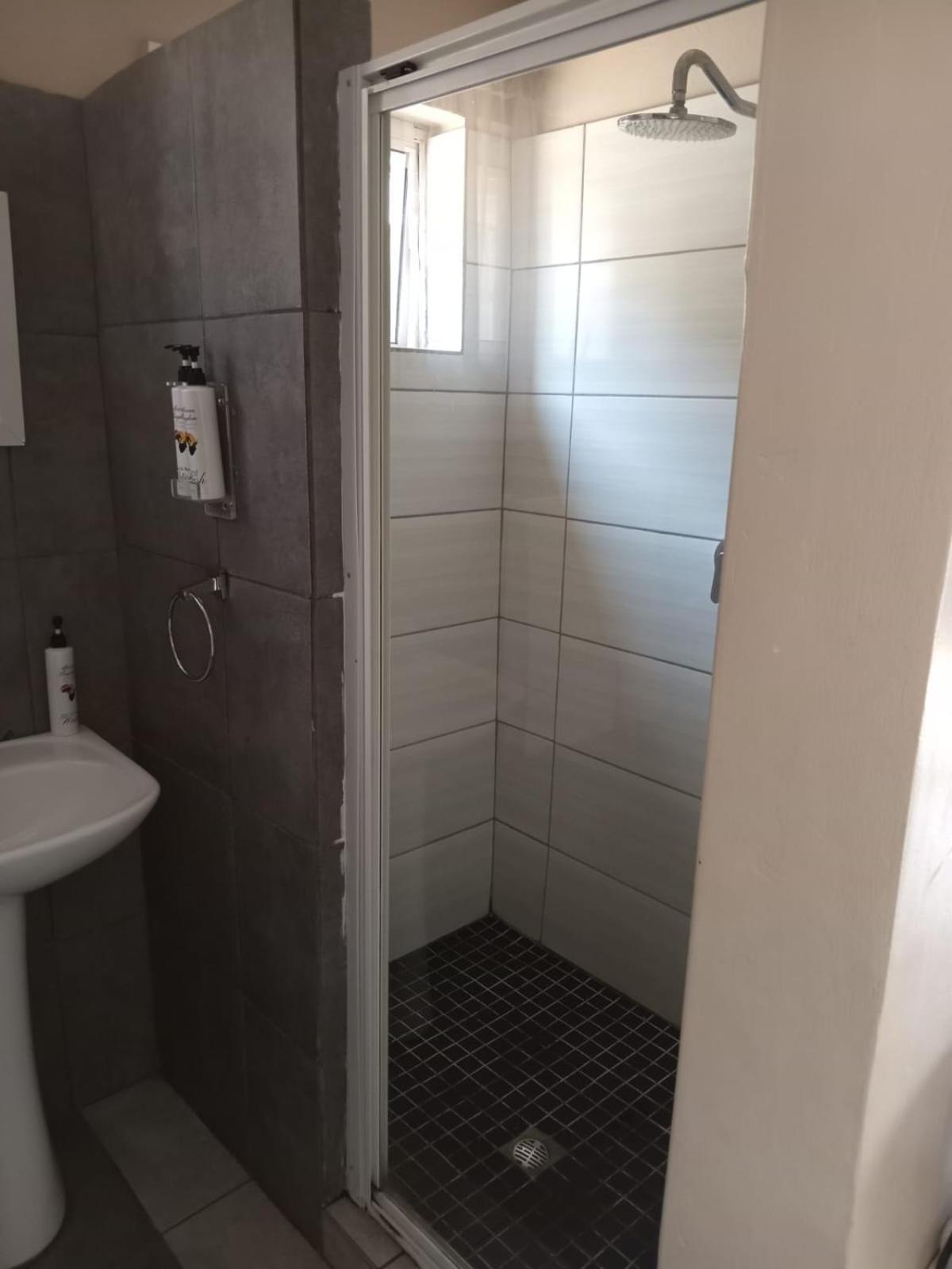 African Kingdom Guest House 博克斯堡 外观 照片