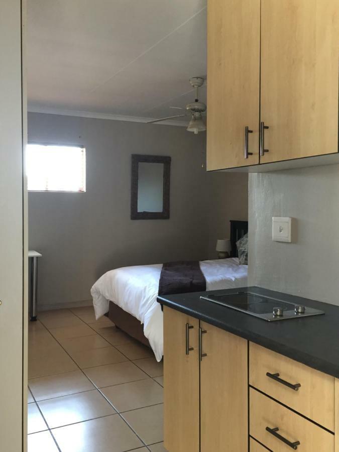 African Kingdom Guest House 博克斯堡 外观 照片