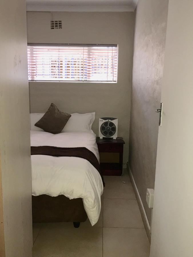 African Kingdom Guest House 博克斯堡 外观 照片
