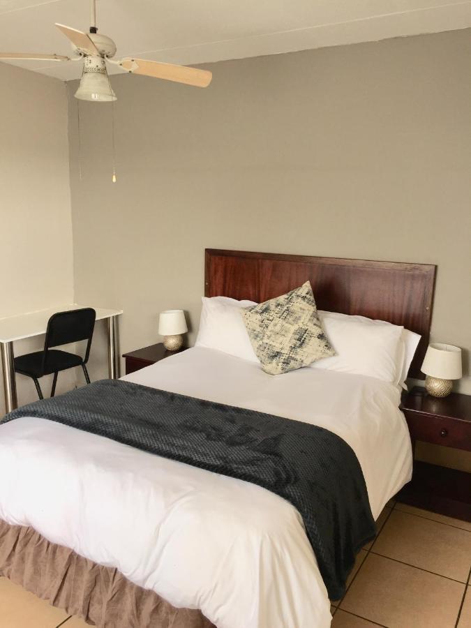 African Kingdom Guest House 博克斯堡 外观 照片